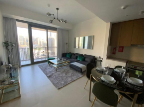 52 Luxury 1-BR with breath taking views and amenities, Dubai